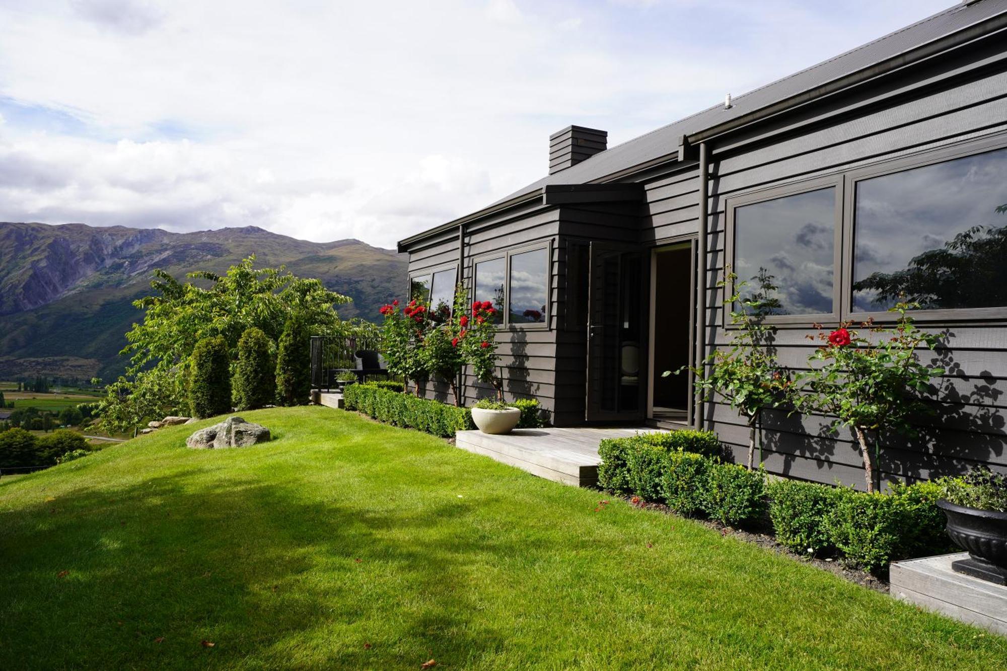 Mt Rosa Lodge Boutique Vineyard Accommodation Ванака Экстерьер фото