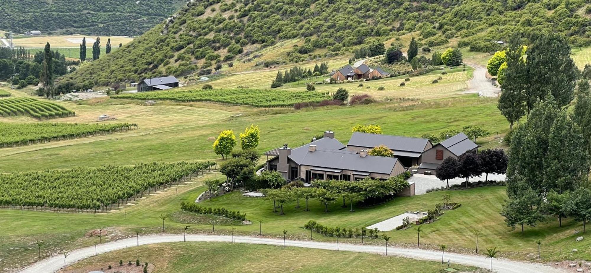 Mt Rosa Lodge Boutique Vineyard Accommodation Ванака Экстерьер фото