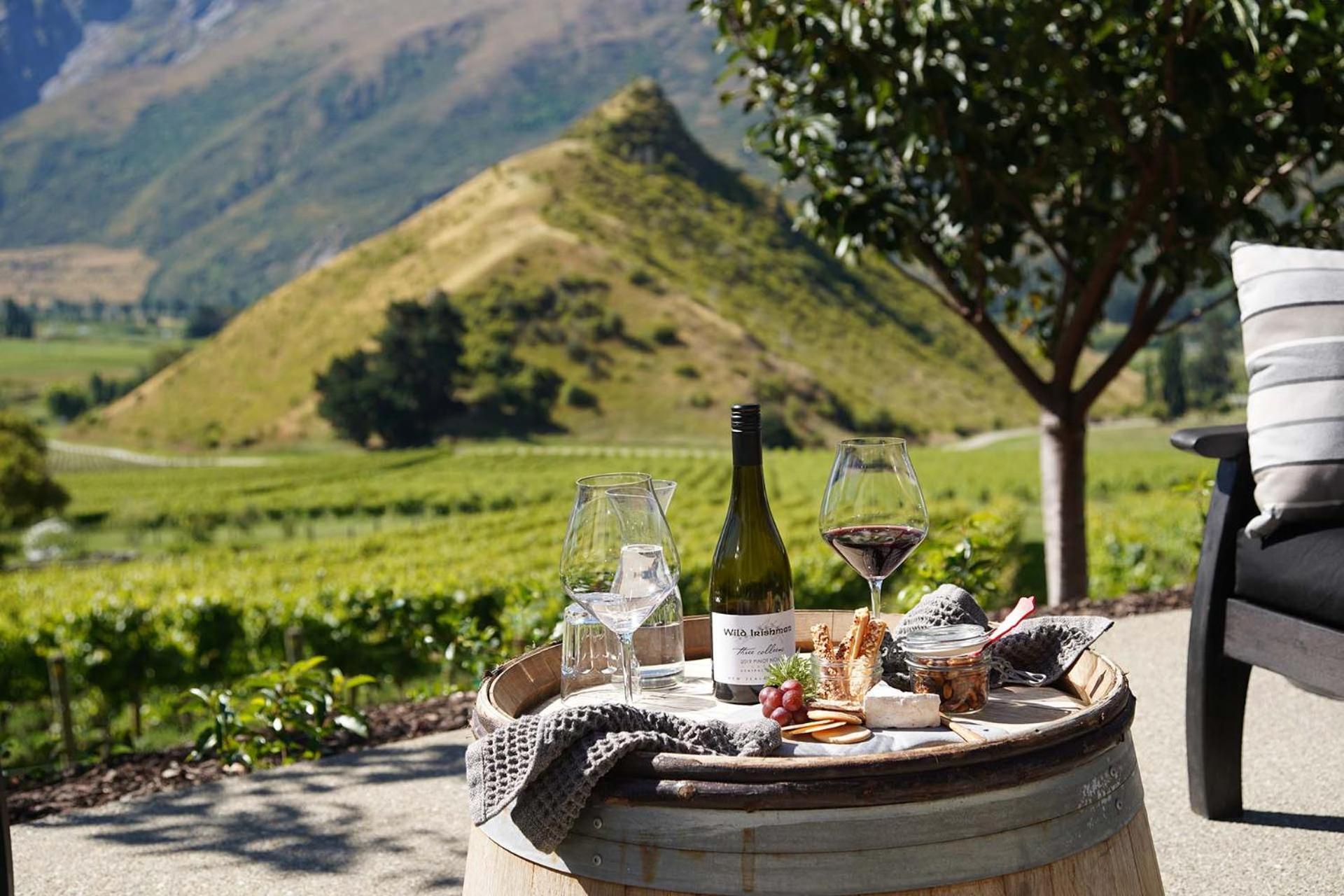 Mt Rosa Lodge Boutique Vineyard Accommodation Ванака Номер фото